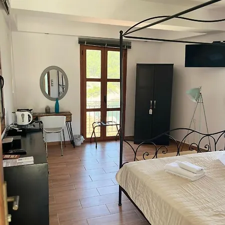 Vassilis Retreat