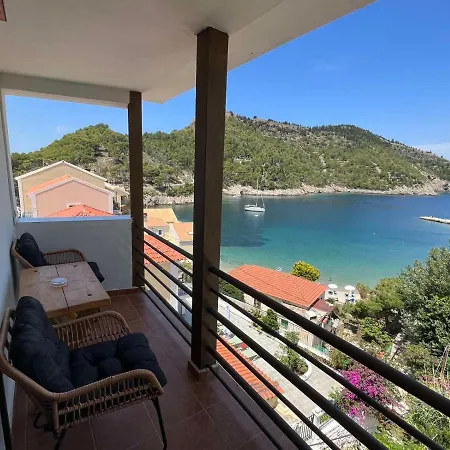 Vassilis Retreat Affittacamere 3*