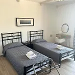 Vassilis Retreat 게스트하우스 3*