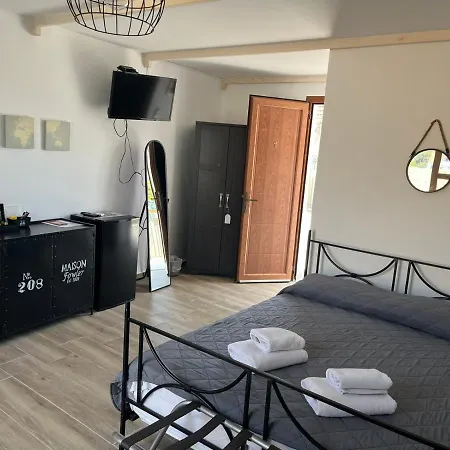 Vassilis Retreat 3* Asos