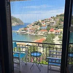 Vassilis Retreat 3* Asos
