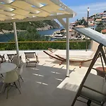 Vassilis Retreat 3*