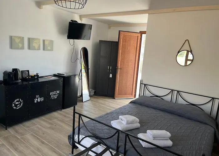 Vassilis Retreat 3* Asos