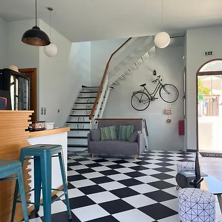 Vassilis Retreat Asos